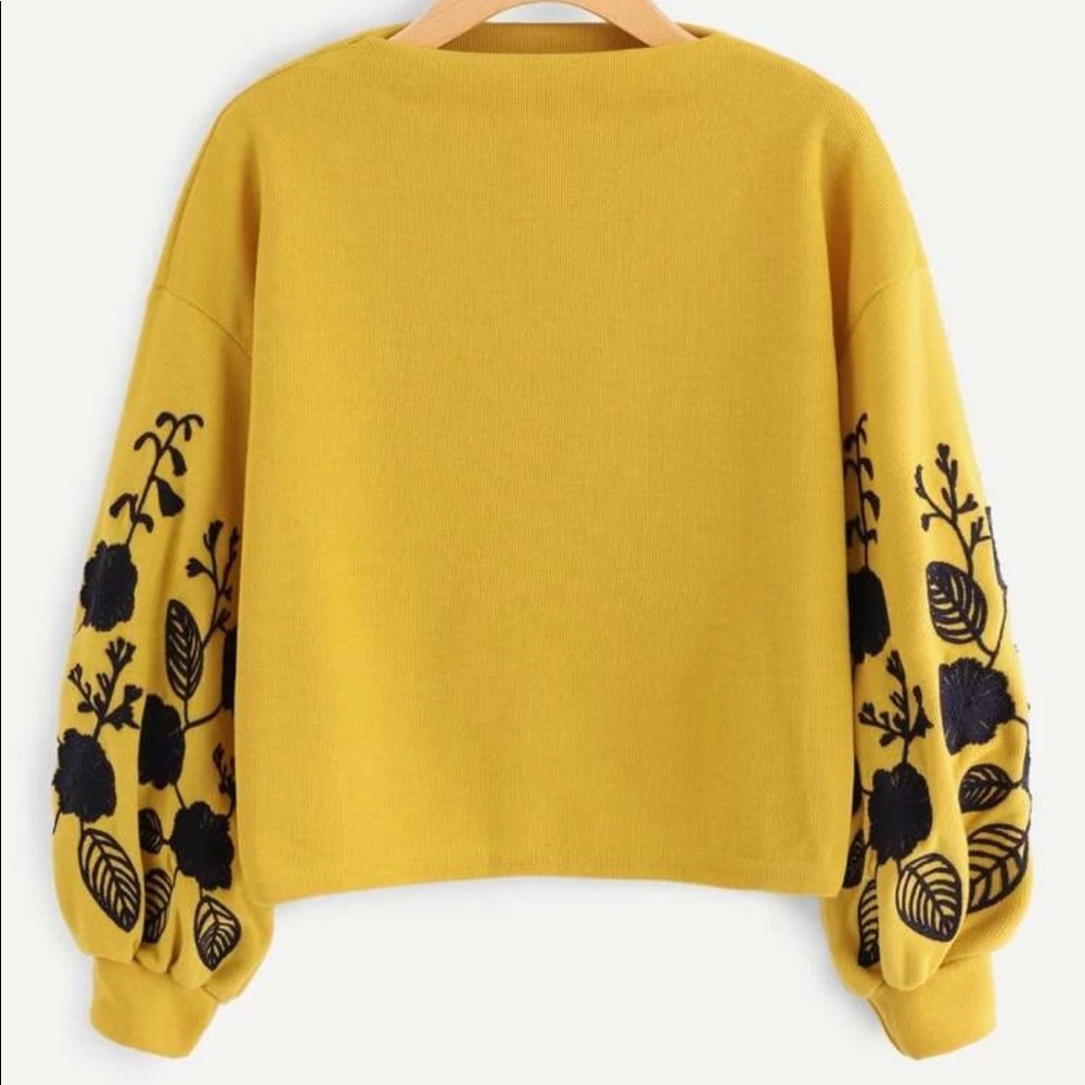 Floral Embroidered Sweatshirt